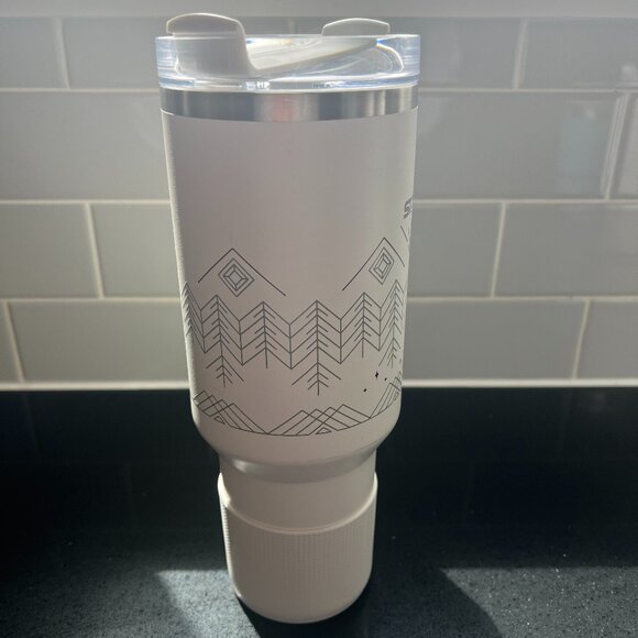 STANLEY Winterscape 40oz. Quencher H2.0 Flowstate Tumbler + Matching Boot - Picture 2 of 9